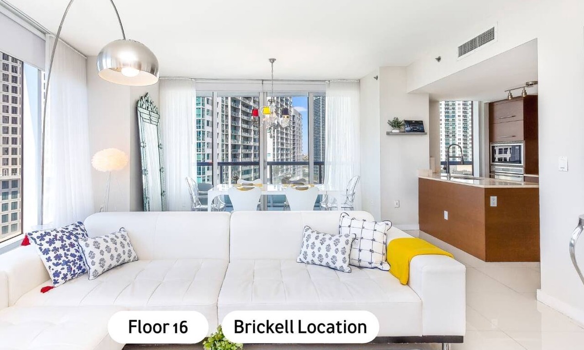 Downtown Miami Apartment | FIFA World Cup Base! Skyline Views & Icon Pool