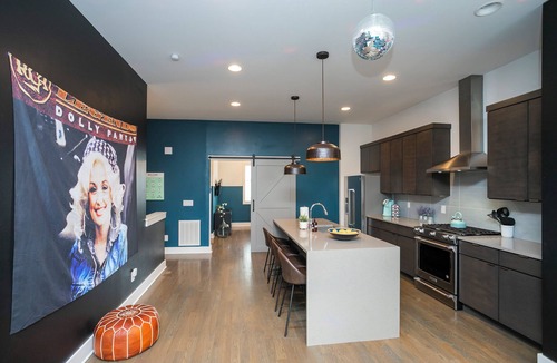 Hadley - Washington House | 20 🛌 BEDS | 🏡 🏡 2 SIDE BY SIDE | LARGE ​🎉 CELEBRATIONS |🌃 VIEWS| POOL 🎱