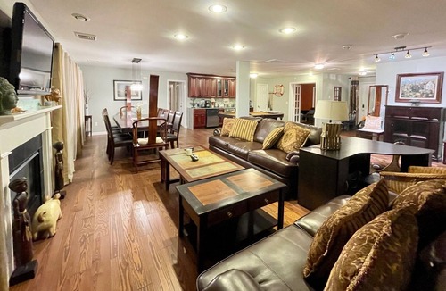 Sagamore House | 6bed/4bath one-level Cape Cod Villa