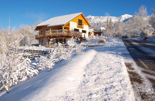 Saint-Michel-de-Chaillol Bed & Breakfast | Au Chant du Riou