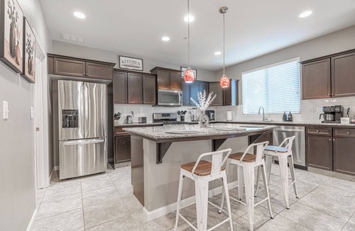 Raisin House | Clovis Gem – 4BR, 3.5 Bath