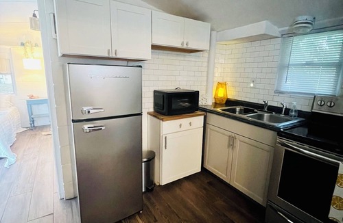 Ocoee Cottage | Dragonfly Cottage~Tiny Home Getaway 20-30 min from Major attractions!