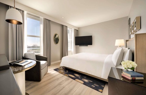 Waterfront Hotel | Fairmont Breakers Long Beach