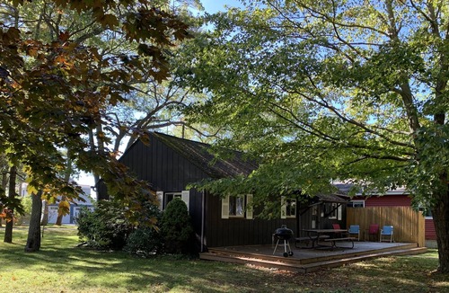Au Gres House | Firefly cottage located in Au Gres just perfect for a quick get away!