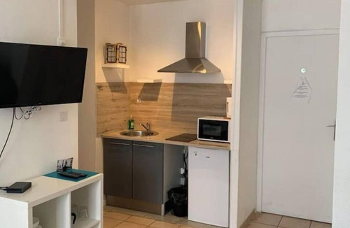 Bellevue Apartment | Le Saint-mathieu - Commerces et Transports-parking