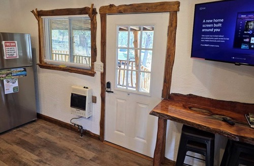 Timberon Cabin | Pawnee Pines Tiny Cabin - Forest Deck & Fast WiFi