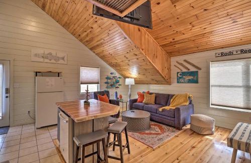 Mountain View Apartment | Pet-Friendly Studio w/Loft & Mountain Views!
