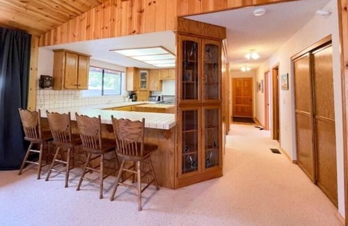 Wrightwood Cabin | Pine tree cabin with an amazing front deck