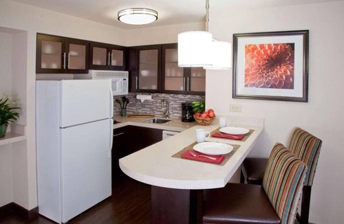 Alpharetta Hotel | Spacious Good-Value 2BR Accommodation! Free Breakfast, Pet-friendly Property!