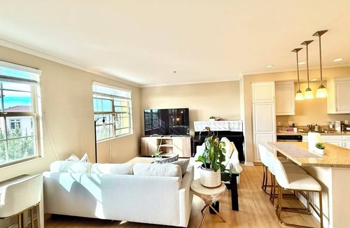 Lake Forest Apartment | Spacious Studio - 2 Beds - Walk to Irvine Spectrum