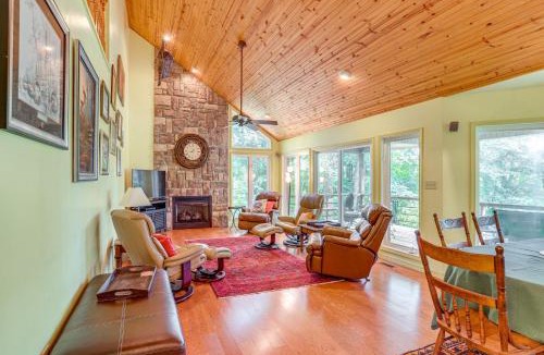 Mammoth Spring House | Spring River Vacation Rental w/Deck & Views