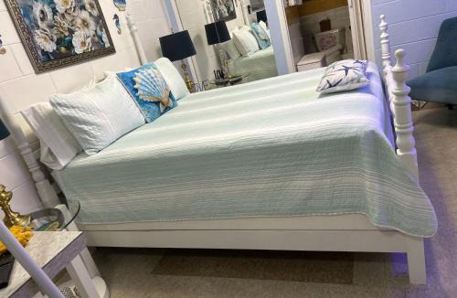 Bradenton Apartment | Studio Wendy
