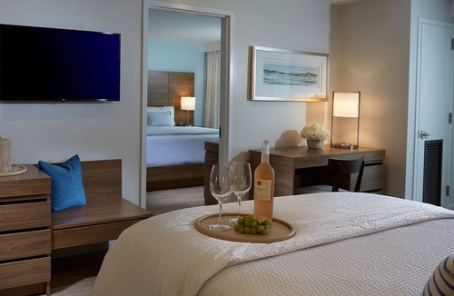 Jupiter Hotel | The Pointe Hotel