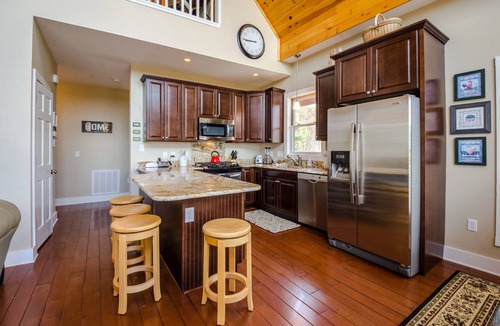 Beech Mountain Cabin | Upscale Cabin With Views & Near Skiing