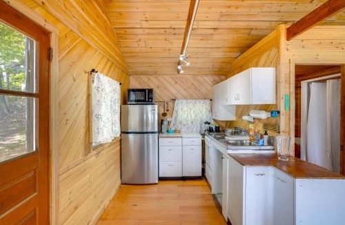 Berkshire Apartment | Waterfront Berkshires Studio w/Dock on Goose Pond