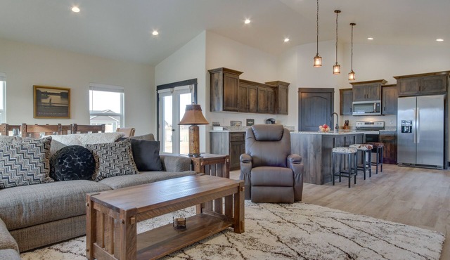 1 Mi to Beaverhead River: Mtn-View Dillon Retreat