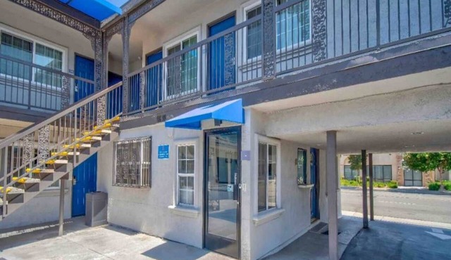 2 Full Beds | Non-Smoking, Kitchen