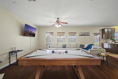 Baytown Htown Escape Air Hockey Yard BBQ Games