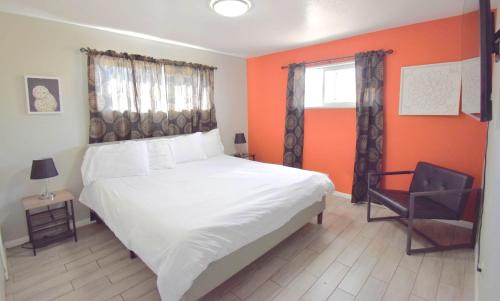 Bright & Spacious Upper Unit with Two Bedrooms in Denver