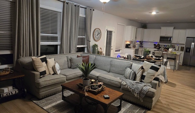 Charming 4-bedroom house with AC and fitness room in Raymond
