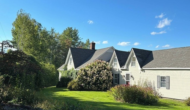 Charmingly updated 4-bedroom 4-bath mansion w/views in fabulous White Mountains
