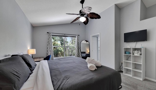 ☀️ Clean and Spacious Remodeled Home! Master Suite