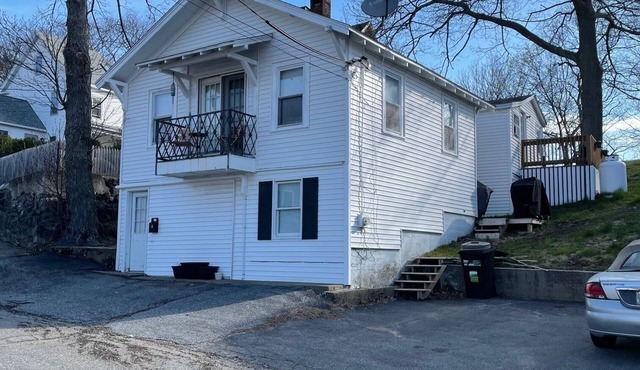 Cute House -2 Blocks from Beach