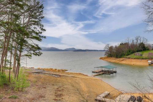 Dock, Deck + Views: Cherokee Lake Retreat!