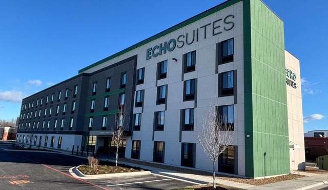 ECHO Suites Extended Stay by Wyndham Springfield Airport PLZ