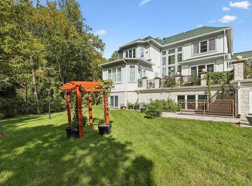Elegant 7BR Retreat Cinema BBQ Views