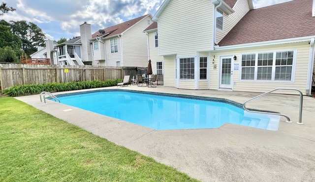 Entire 4BR 2.5BA Fenced Yard & Pool Near I-85, Gas South & Sugarloaf Mills