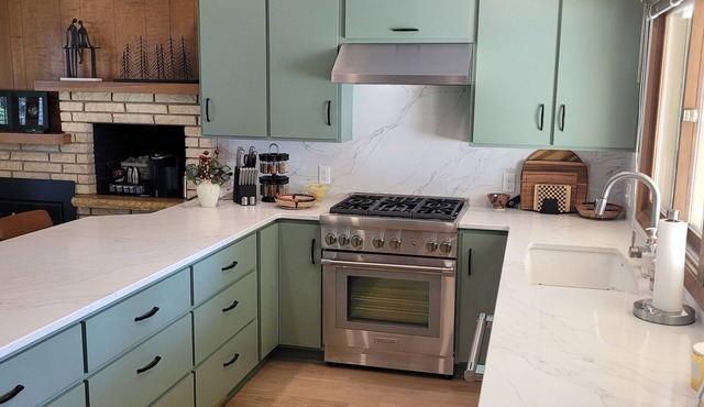 Family Friendly and Cozy Residential Home in Golden Valley