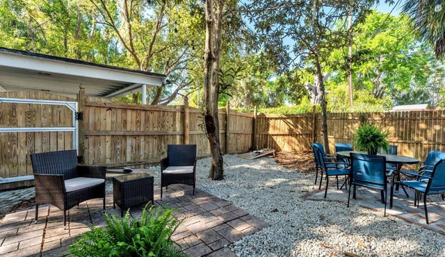 Family Fun Lakefront Retreat | Game Room, Firepit & Bikes | Near Legoland & Disney