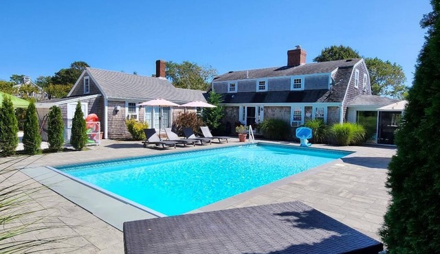 Family Oasis w/Heated Pool, 4-bedrm house in South Yarmouth, Steps from beach