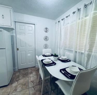 Flamenco 2 bedroom 1 Bath Cozy Home up to 5