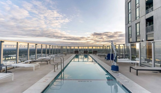 Mclean Luxury Apartment