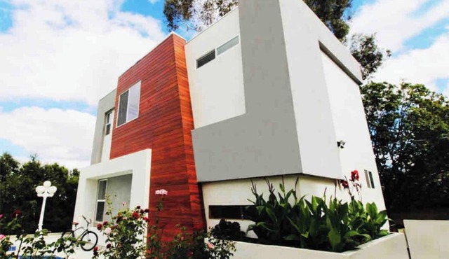 Modern Stylish Villa in West Hills