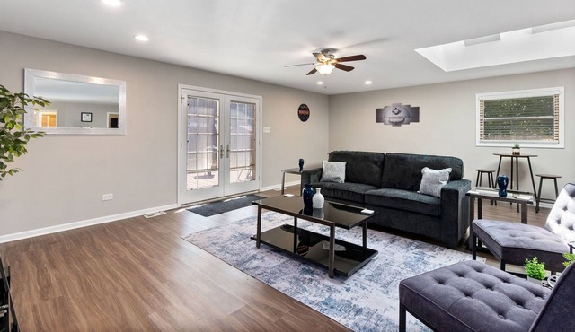 Oak Lawn Rental