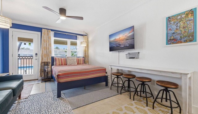 Peaceful Poolside Studio - Across from Beach