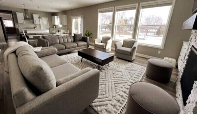 Pristine Spacious Home & Private Attached Suite