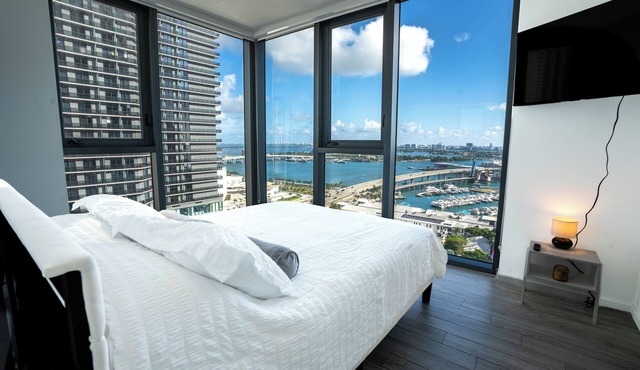 Spacious 2BR Condo with Bay Views-Sleeps 6-No Hidden Fees-Near Port & Bayside