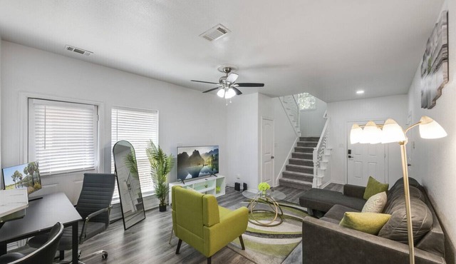 Tranquil 3BR I Free Parking I Workspace