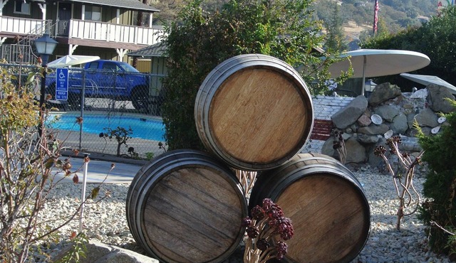 Vino Inn & Suites
