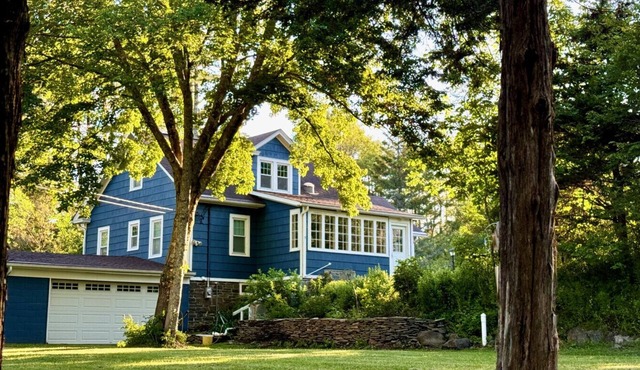 Woodstock Farmhouse/Hot tub, Gardens,EV charger, Firepit, Pet/Family Friendly