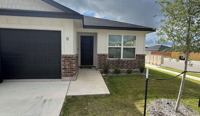 Marvelous 3-bedroom townhome with AC in Copperas Cove, quiet Neighbourhood,